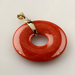 Round-Disc-gold-red-jade-pendant
